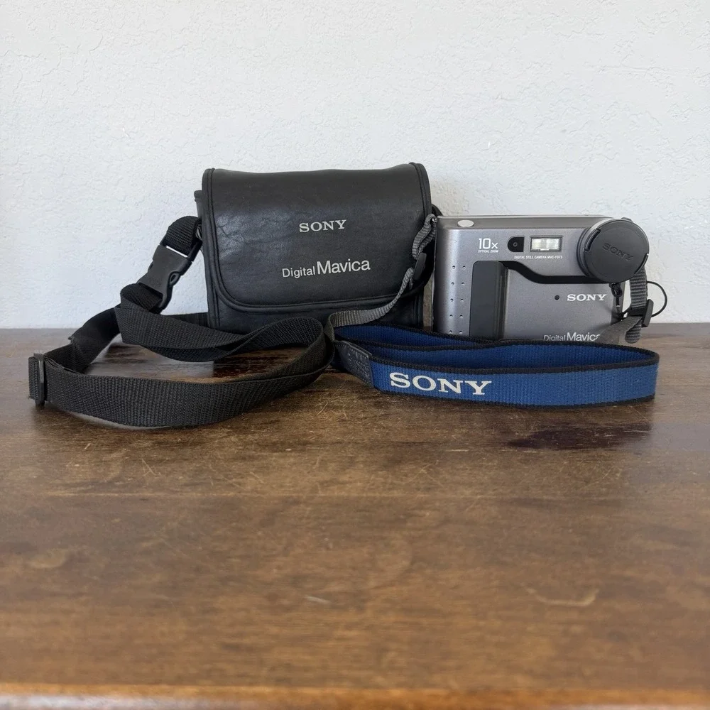 Sony Mavica MVC-FD73 0.4MP Floppy Disk Digital Camera‎ FOR PARTS/REPAIR